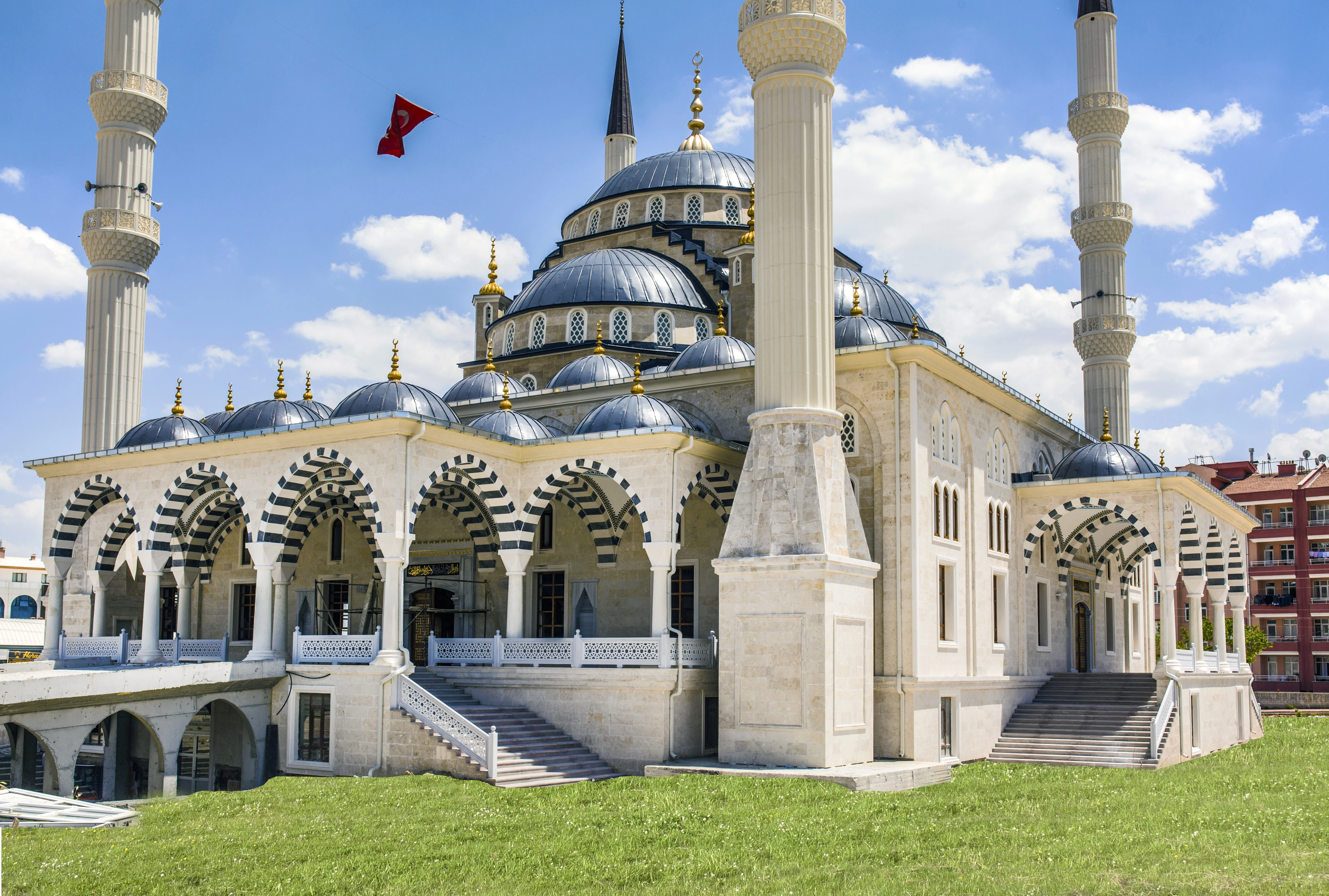 İbrahim Hakkı Konyalı Camii